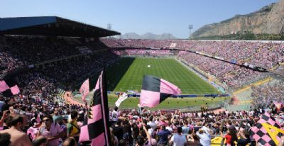 Da tifosi minacce a cronisti, l’Ordine: “Non fermeranno il loro lavoro”